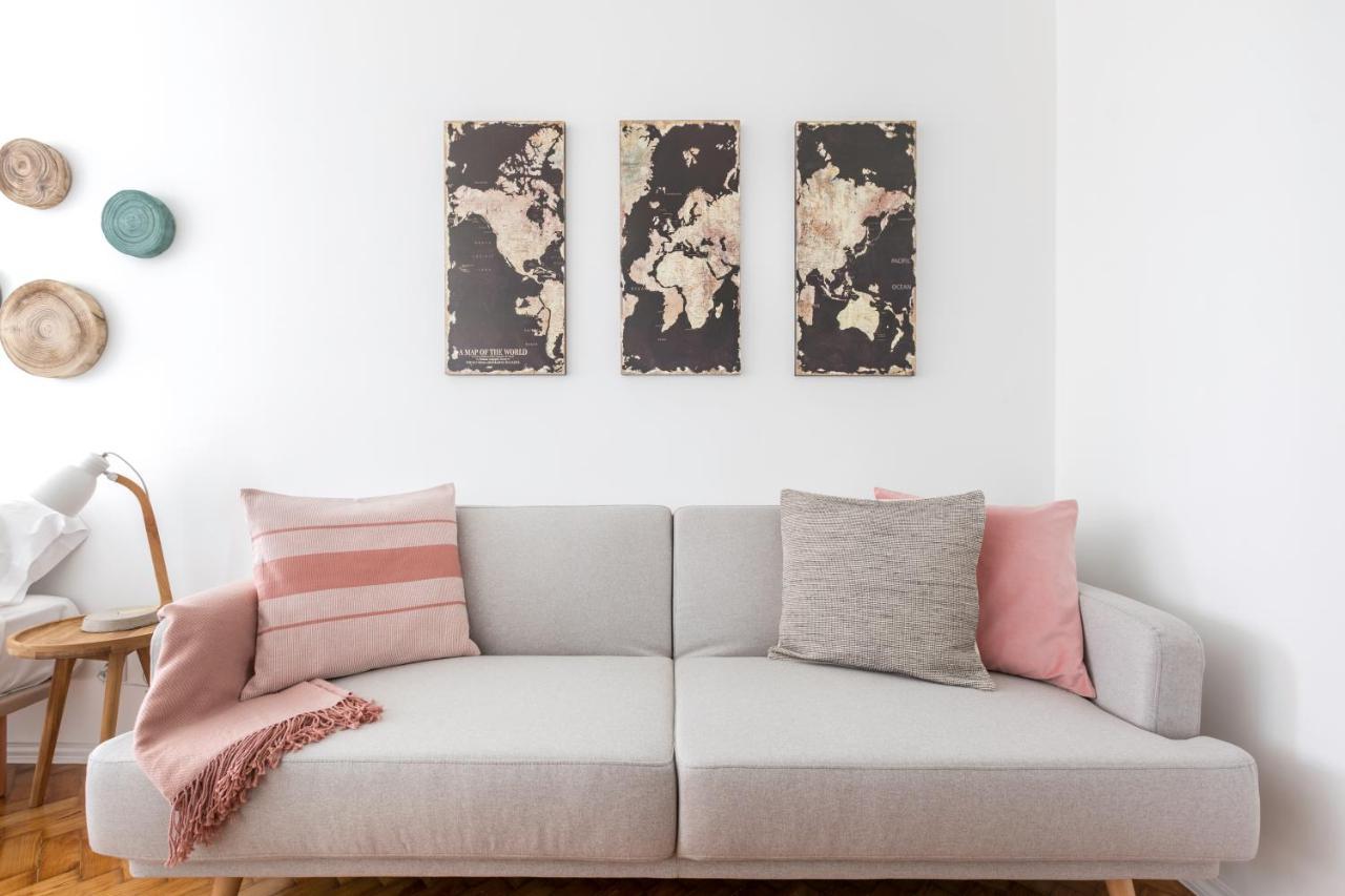 Stroll To Coffee Shops Near A Renovated Hillside Apartment In Graca リスボン エクステリア 写真